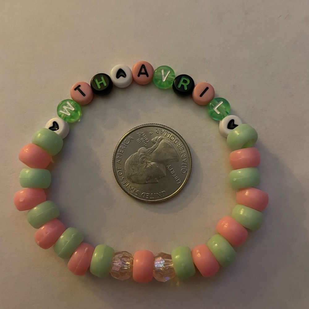 Avril Lavigne bracelet